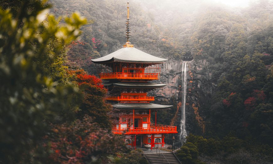 千泷之泷三重古塔红橙山林风景电脑壁纸