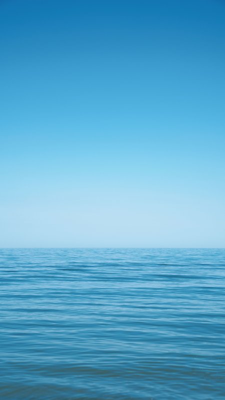 蔚蓝海面天际线渐变蓝白风景手机壁纸