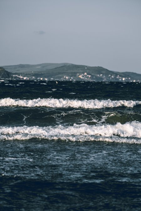 海浪翻涌白沫深蓝风景手机壁纸精选