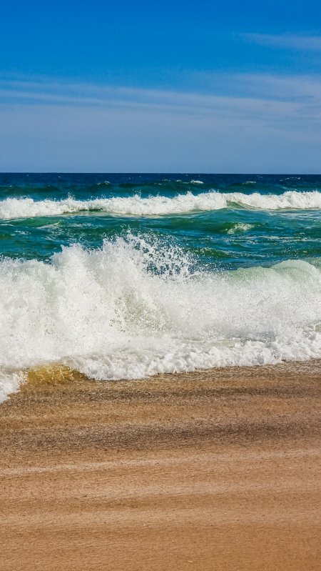 海浪拍岸白沙碧海蓝白风景手机壁纸
