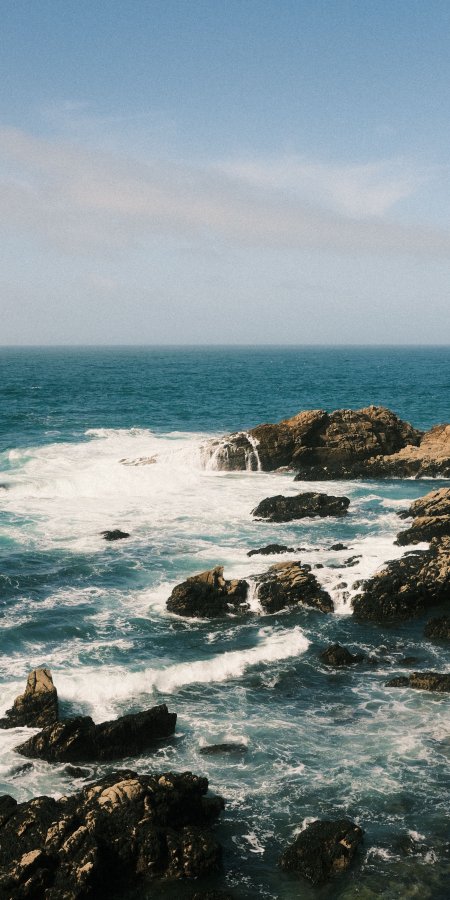海浪拍打礁石蓝白风景手机壁纸精选4