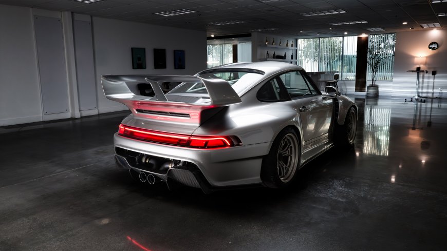 保时捷911GT2银色宽体尾翼红灯亮起汽车电脑壁纸