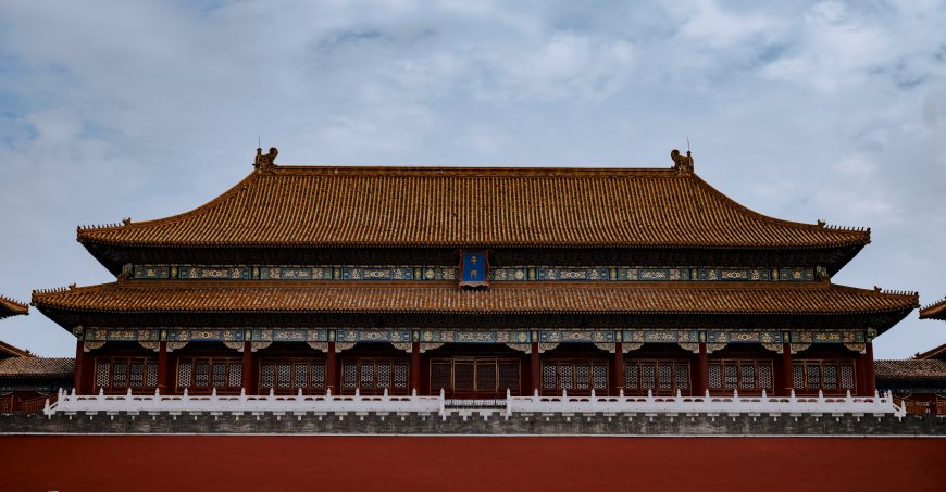 北京故宫太和殿红墙金瓦蔚蓝天空古风建筑电脑壁纸