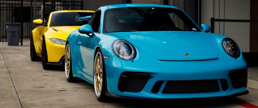 保时捷911GT3蓝黄双色超跑金色轮毂汽车电脑壁纸