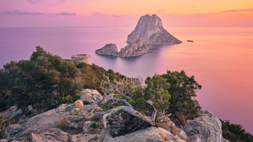 伊维萨岛埃斯韦德拉岛日落海景粉紫风景电脑壁纸