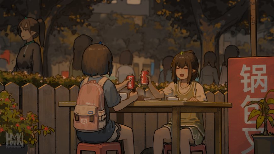 两位少女夜市小摊举可乐碰杯暖棕动漫电脑壁纸