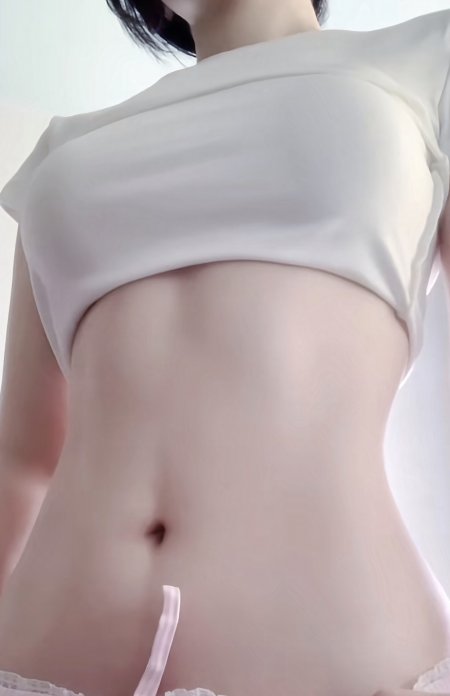 短发女性白色薄纱上衣露腰纤细身材暖白人物摄影手机壁纸