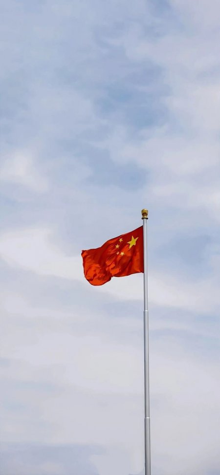 五星红旗迎风飘扬红金人文风土手机壁纸