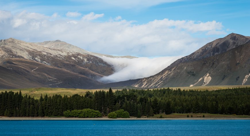 新西兰库克山国家公园湖光山色云海缭绕蓝绿自然风景电脑壁纸