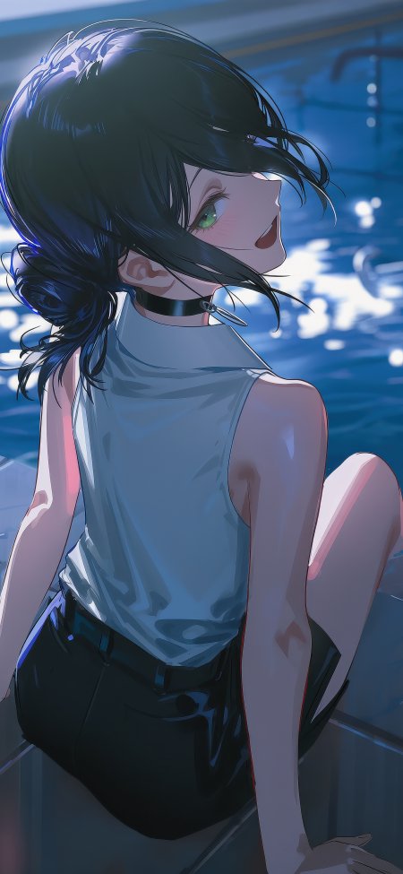 黑发绿眸少女侧颜微笑蓝调动漫手机壁纸
