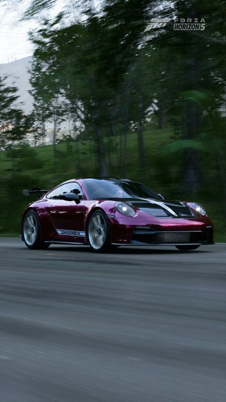 保时捷911GT3RS酒红黑条纹疾驰林间道路汽车手机壁纸