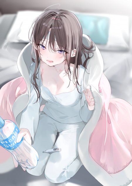 病弱少女裹毯持水瓶紫眸浅笑粉白动漫手机壁纸
