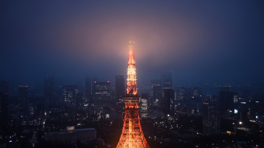 东京塔夜景灯光璀璨橙红城市建筑电脑壁纸