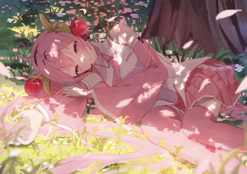 粉发少女躺卧花丛苹果点缀粉紫动漫电脑壁纸