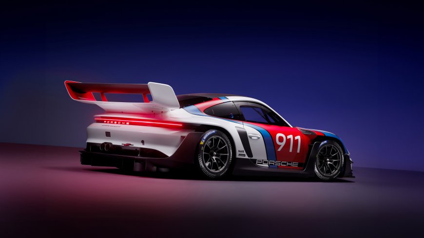 保时捷911GT3R赛车红白蓝涂装尾翼发光汽车电脑壁纸