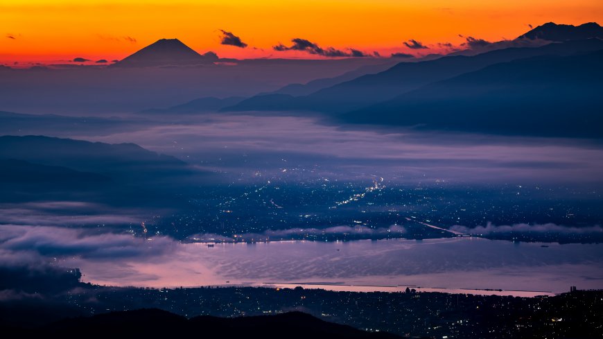 富士山云海湖光夜景橙紫蓝自然风景电脑壁纸