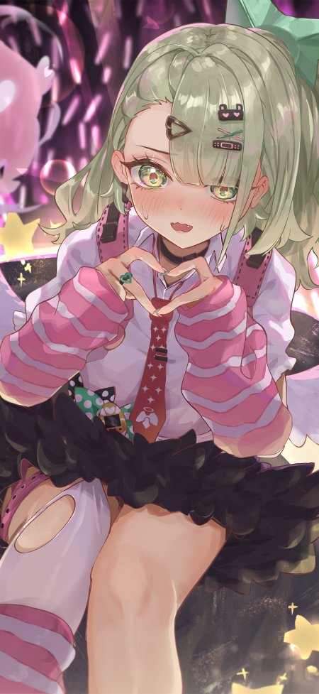 动漫角色绿发少女比心眨眼粉紫梦幻动漫手机壁纸