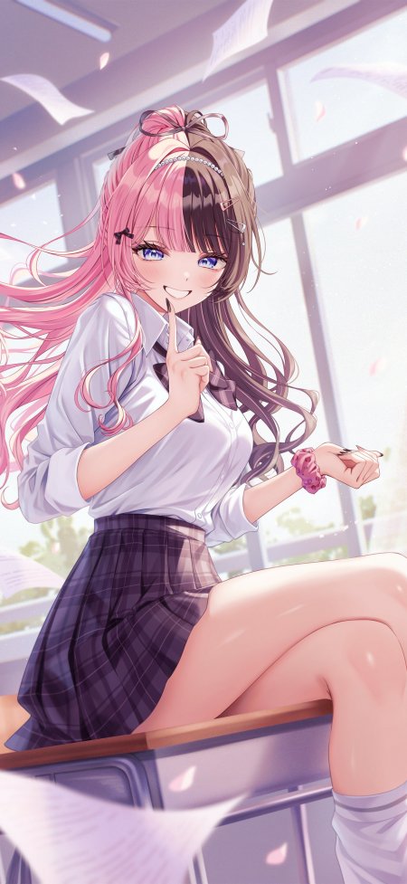 粉发蓝眼双色长发少女教室坐姿微笑紫白动漫手机壁纸
