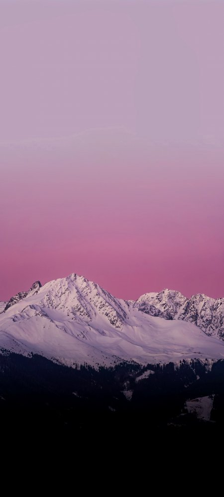 雪山巍峨雪顶覆霜粉紫渐变天空自然风景手机壁纸