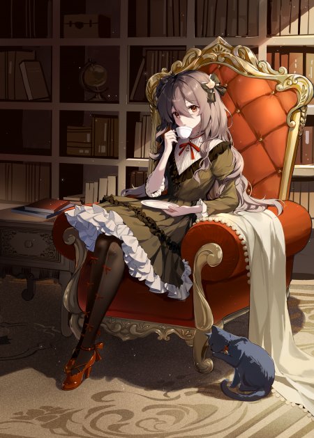 灰发少女洛丽塔裙装端杯饮茶暖棕动漫手机壁纸