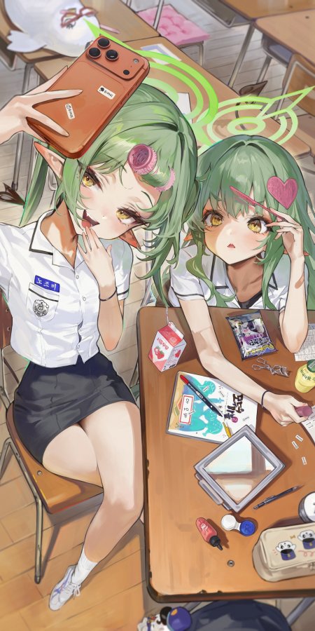 绿发精灵耳少女教室自拍粉紫动漫手机壁纸