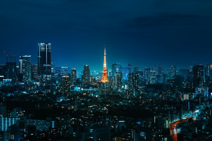 东京塔夜景璀璨蓝调城市建筑电脑壁纸