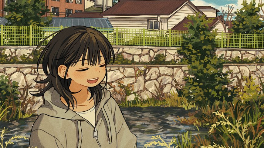 动漫少女闭眼微笑灰衣石墙小溪绿意插画电脑壁纸