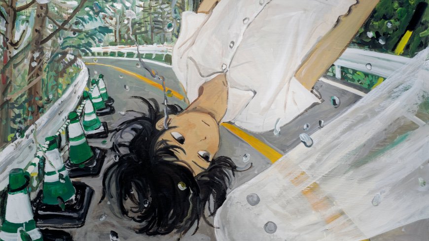 动漫少女倒卧山路绿白交通锥环绕清新插画电脑壁纸