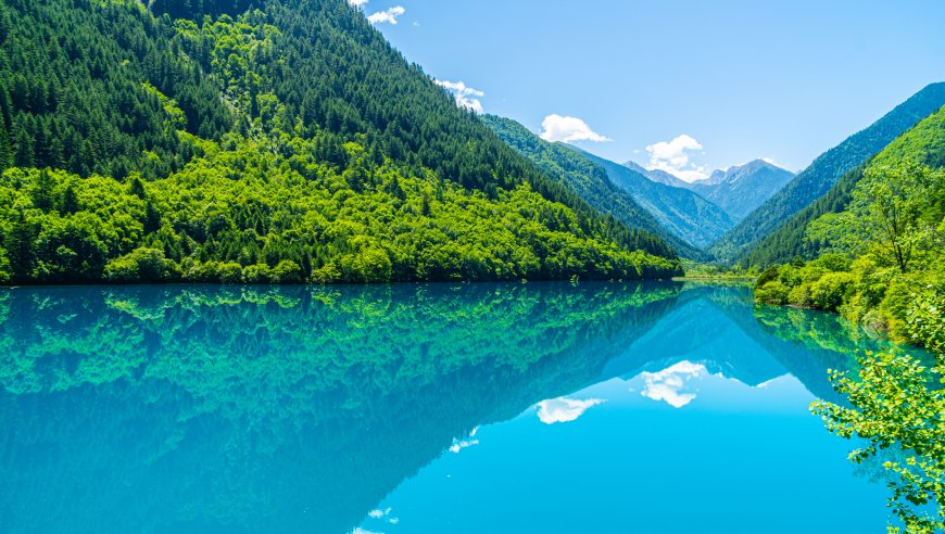 九寨沟翠湖倒影青山蓝天碧水风景电脑壁纸