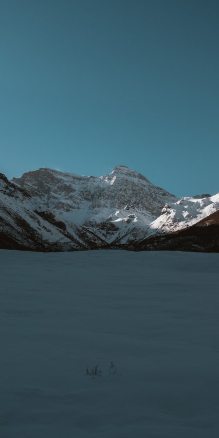 雪山巍峨雪原辽阔蓝白冷调自然风景手机壁纸