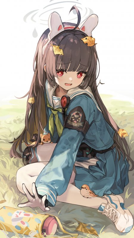 碧蓝档案霞泽美游水手服兔耳少女红瞳微笑暖绿动漫手机壁纸