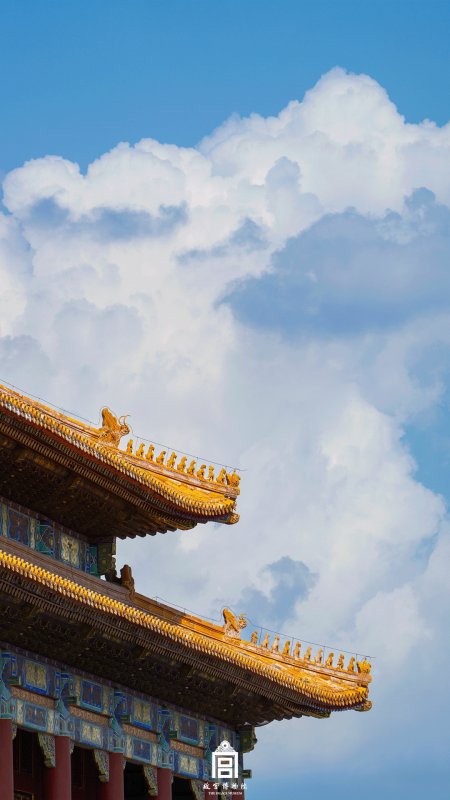 故宫角楼金瓦飞檐蓝白天空古风建筑手机壁纸