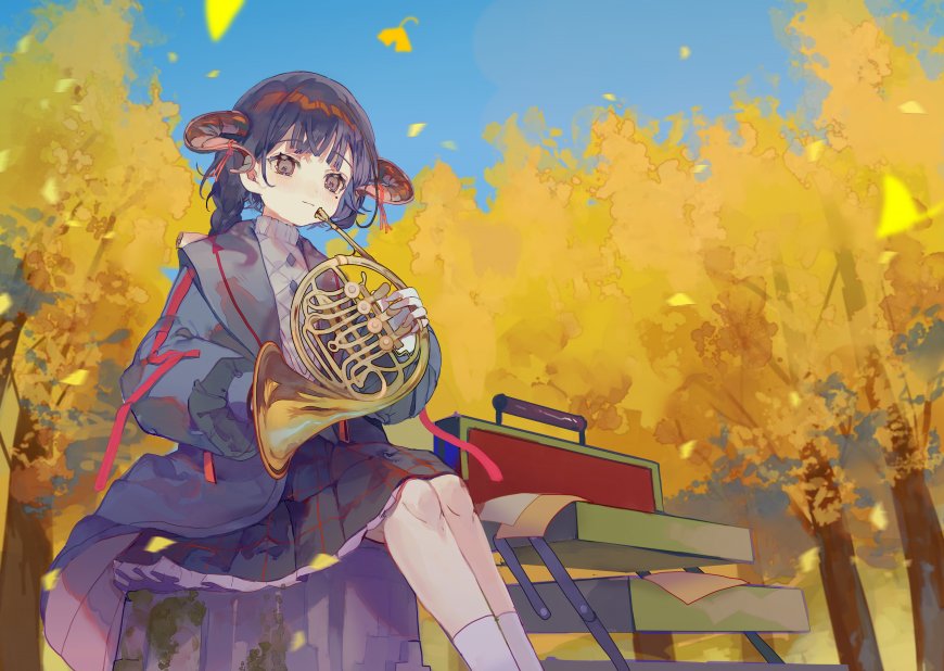 萝莉少女秋日公园吹奏圆号金黄暖调动漫电脑壁纸