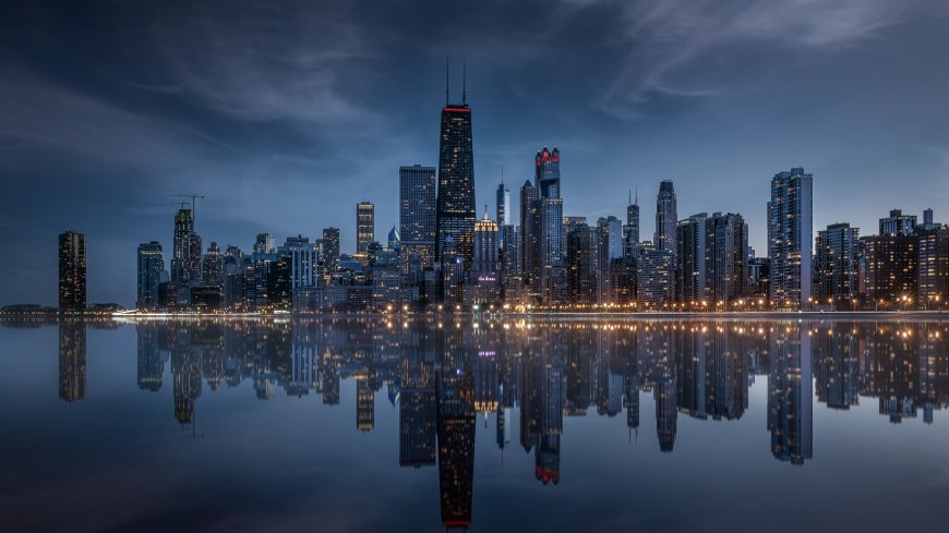 芝加哥天际线夜景倒影蓝灰城市建筑电脑壁纸