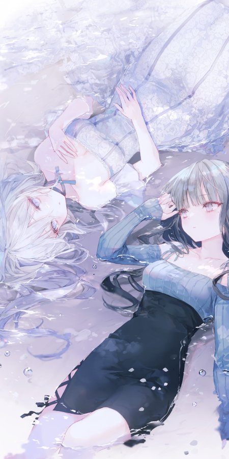两位银发与灰发少女水中漂浮蓝紫梦幻动漫手机壁纸