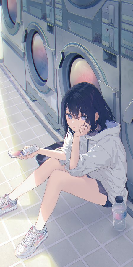 动漫少女坐洗衣房手持手机蓝灰清新插画手机壁纸