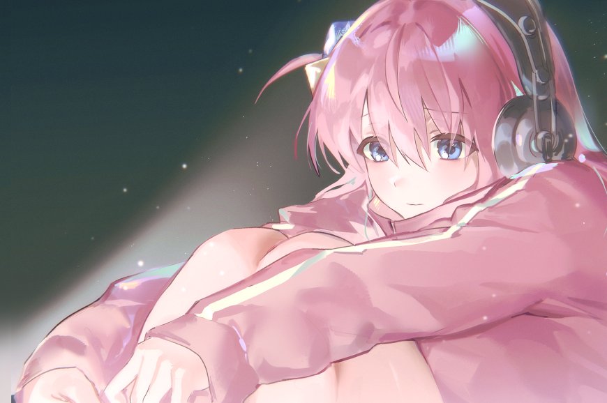 粉色短发蓝眼少女戴耳机抱膝坐姿粉紫梦幻动漫电脑壁纸
