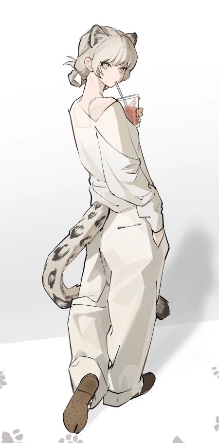 猫耳少女手持饮料回眸浅笑灰白柔和动漫手机壁纸