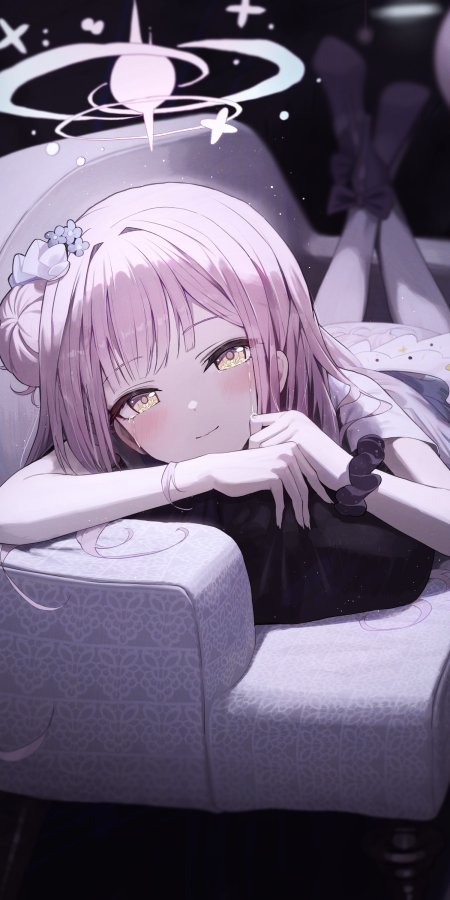 粉发少女躺卧沙发星环环绕紫白梦幻动漫手机壁纸