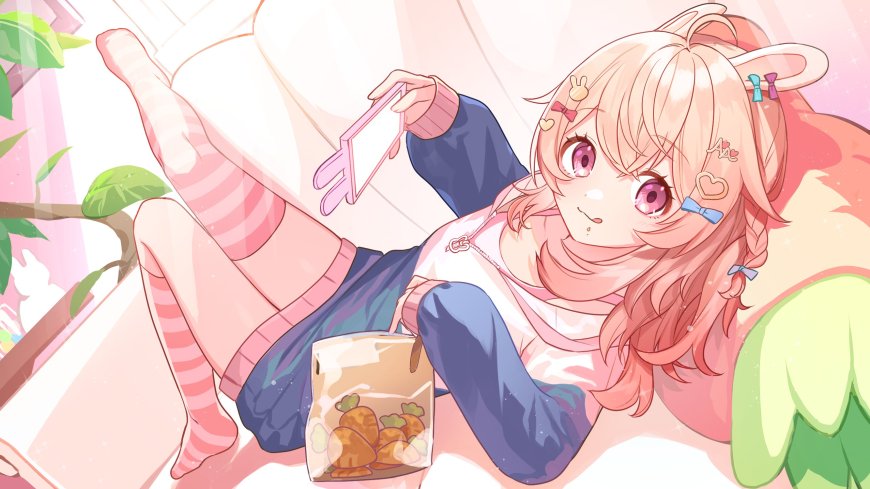 粉色长发兔耳少女手持手机躺卧吃零食粉白动漫电脑壁纸