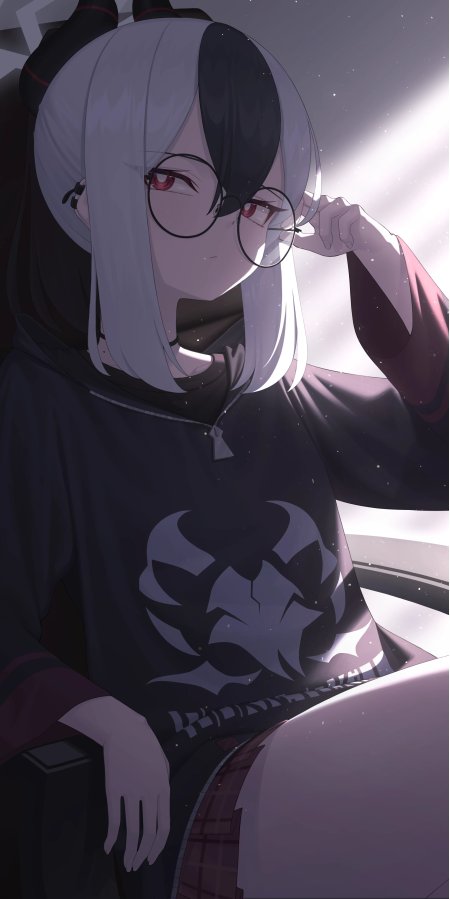 蔚蓝鬼方佳代子银黑双色短发红瞳少女动漫手机壁纸
