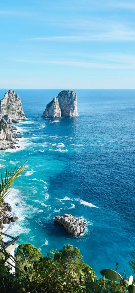 卡普里岛法拉廖尼岩海景蓝白风景手机壁纸