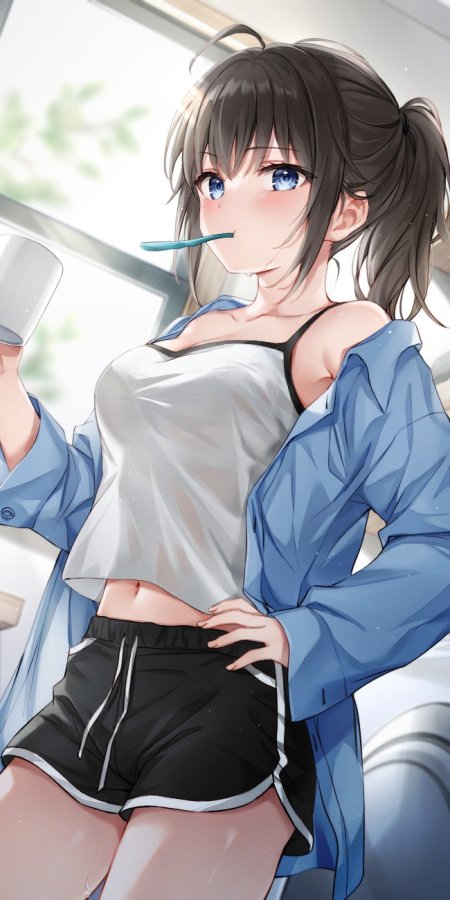 少女蓝眸马尾叼勺持杯蓝白清新动漫手机壁纸