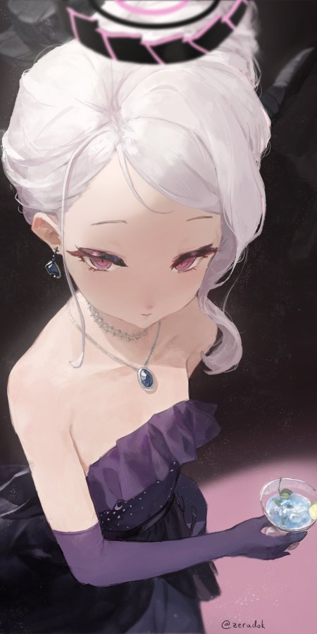 蔚蓝档案黑见芹香银发紫裙少女手持鸡尾酒暗动漫手机壁纸