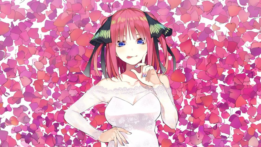 五等分的花嫁中野二乃粉发蓝眼少女白裙花瓣背景粉紫动漫电脑壁纸