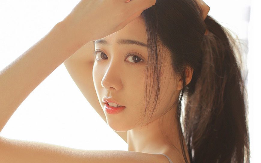清纯美女马尾双眼皮美女壁纸