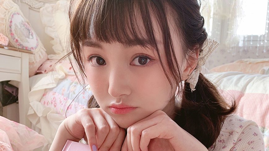 大眼睛双眼皮萝莉美女高清壁纸